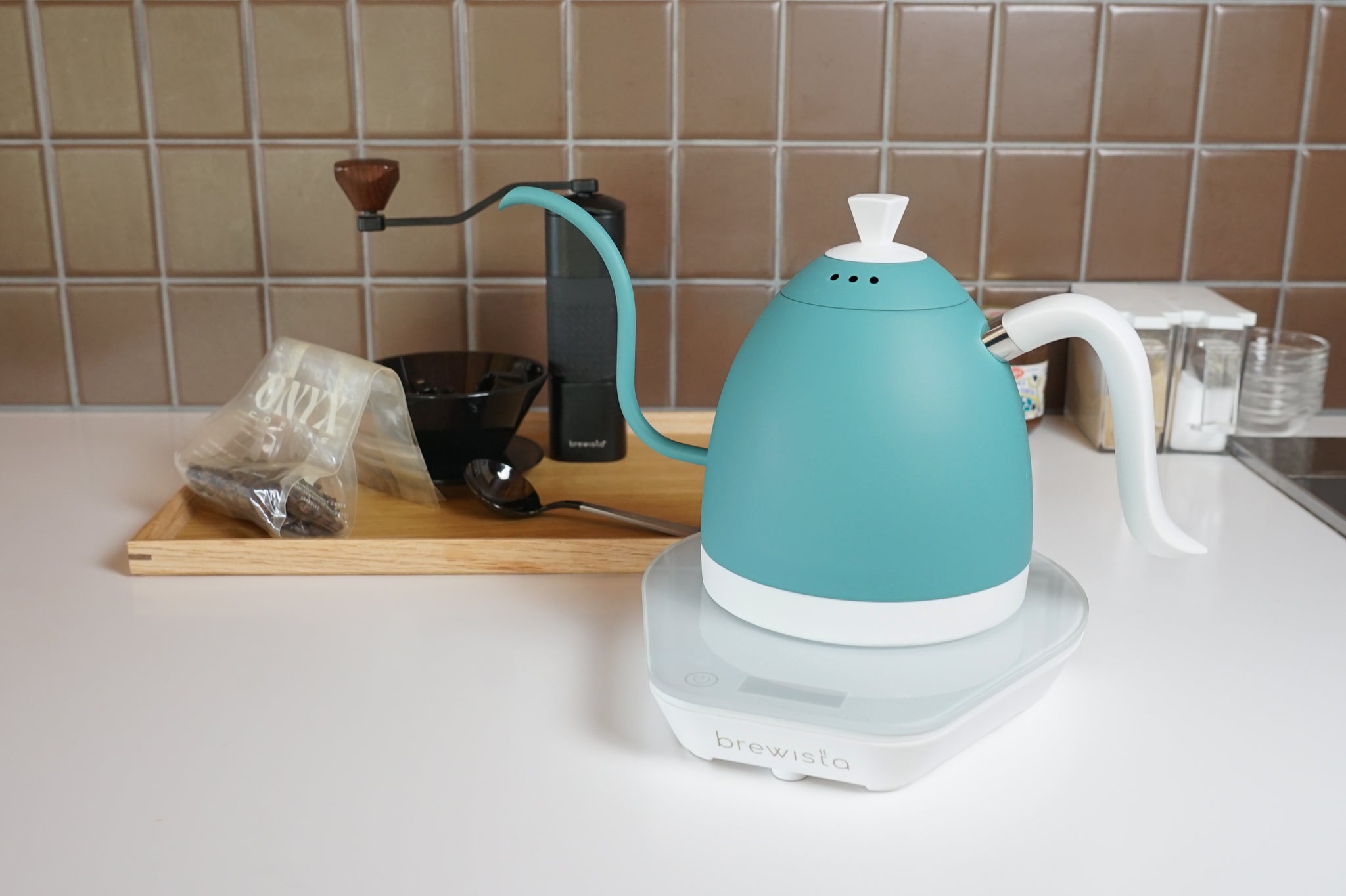 新発売】brewista Artisan Gooseneck Variable Kettle 0.6L AQUA